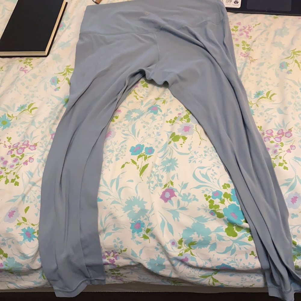 Lulu lemon size 12 periwinkle ankle length legging